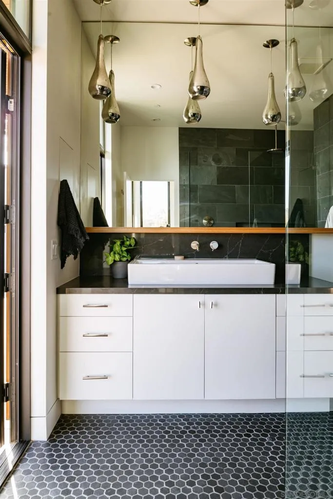 223 Ocean St Solana Beach, CA 92014