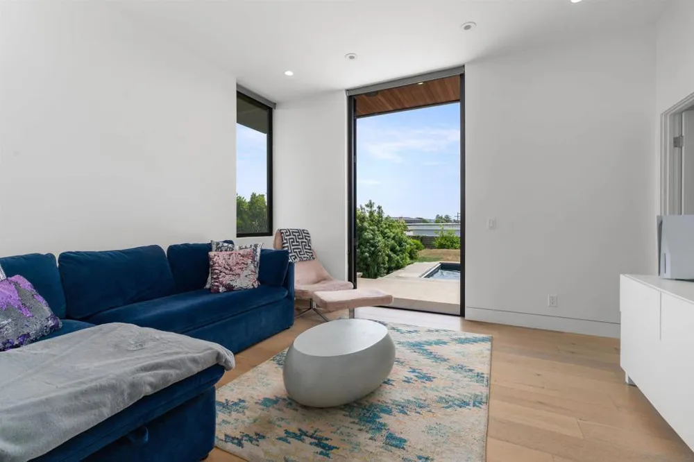 223 Ocean St Solana Beach, CA 92014