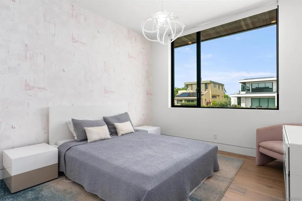 223 Ocean St Solana Beach, CA 92014