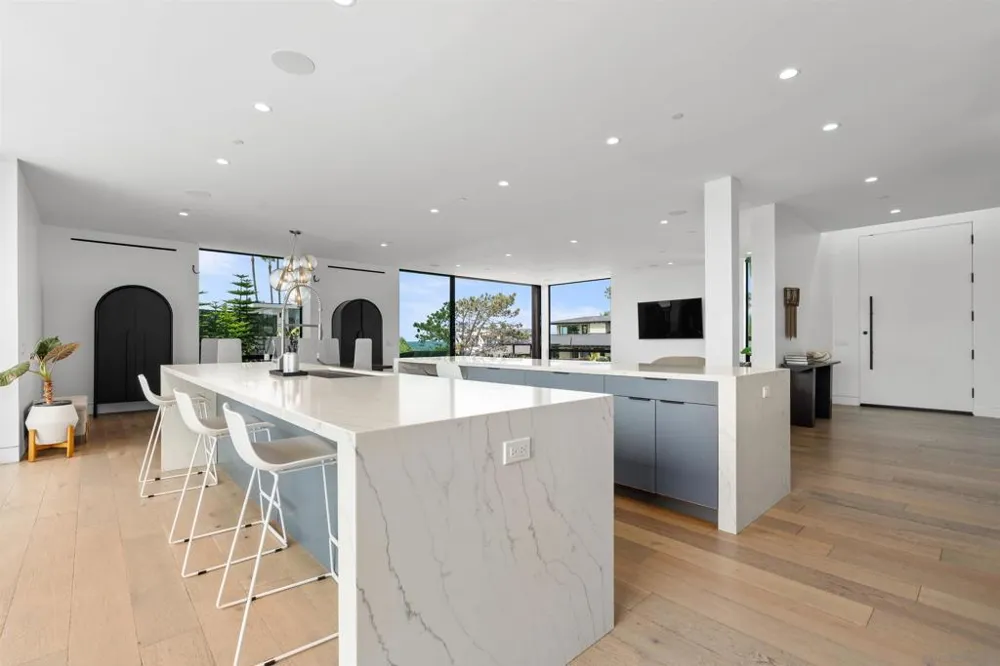 223 Ocean St Solana Beach, CA 92014