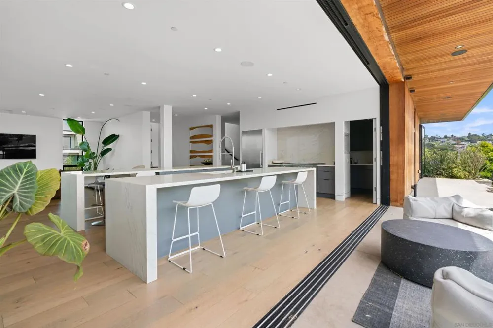 223 Ocean St Solana Beach, CA 92014
