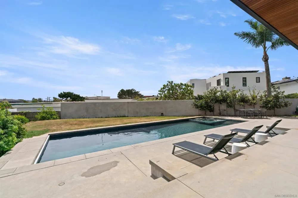 223 Ocean St Solana Beach, CA 92014