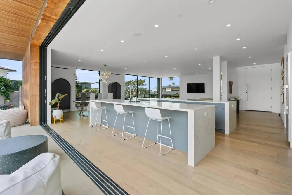 223 Ocean St Solana Beach, CA 92014
