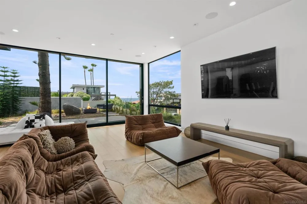 223 Ocean St Solana Beach, CA 92014