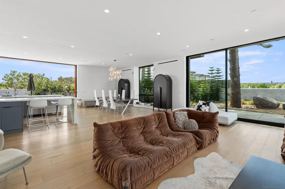 223 Ocean St Solana Beach, CA 92014