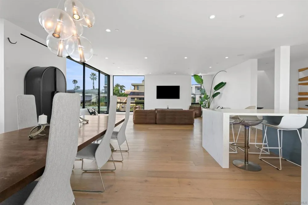 223 Ocean St Solana Beach, CA 92014