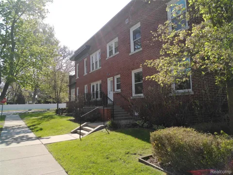 2041 Main Street #1