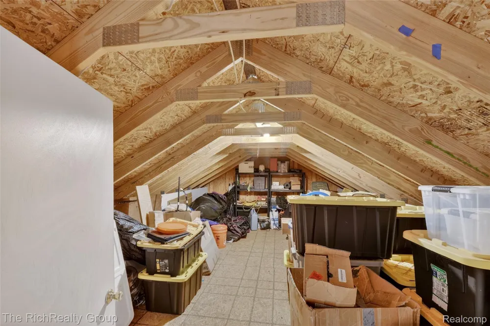 2300 Stoney Bluff Milford Charter Township, MI 48381