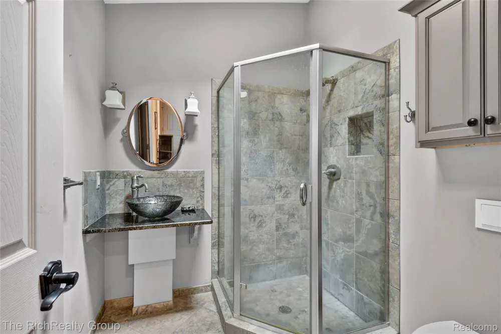 2300 Stoney Bluff Milford Charter Township, MI 48381