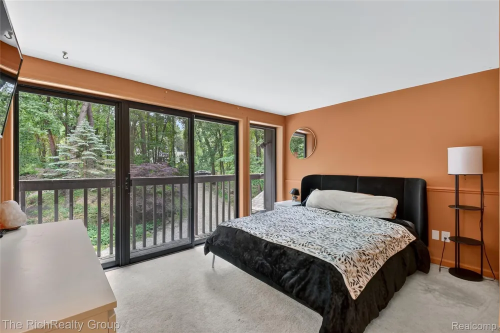 2300 Stoney Bluff Milford Charter Township, MI 48381