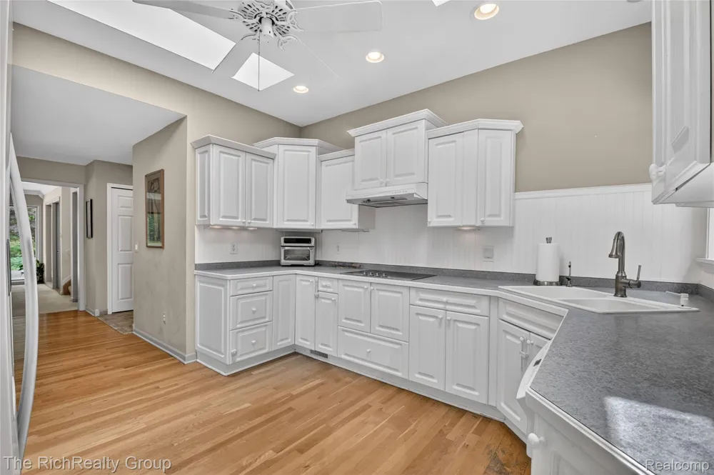 2300 Stoney Bluff Milford Charter Township, MI 48381