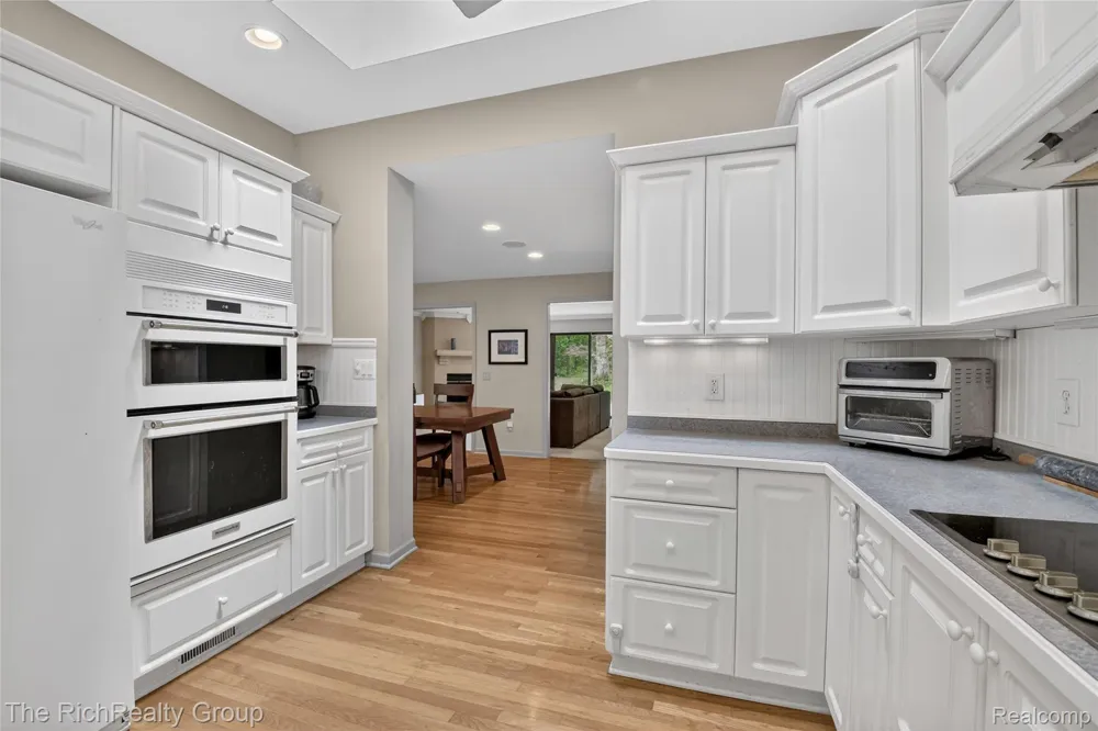 2300 Stoney Bluff Milford Charter Township, MI 48381