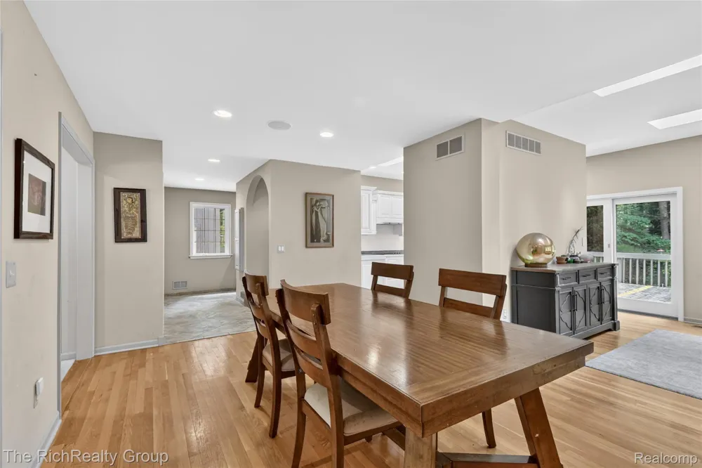 2300 Stoney Bluff Milford Charter Township, MI 48381