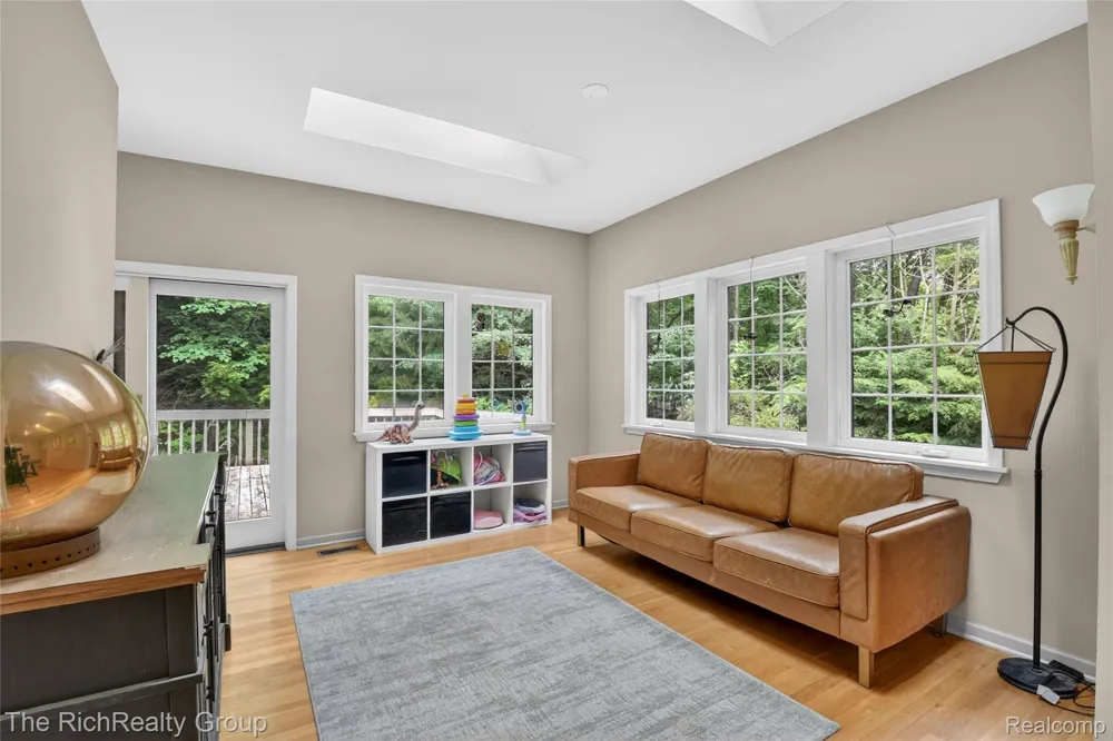 2300 Stoney Bluff Milford Charter Township, MI 48381