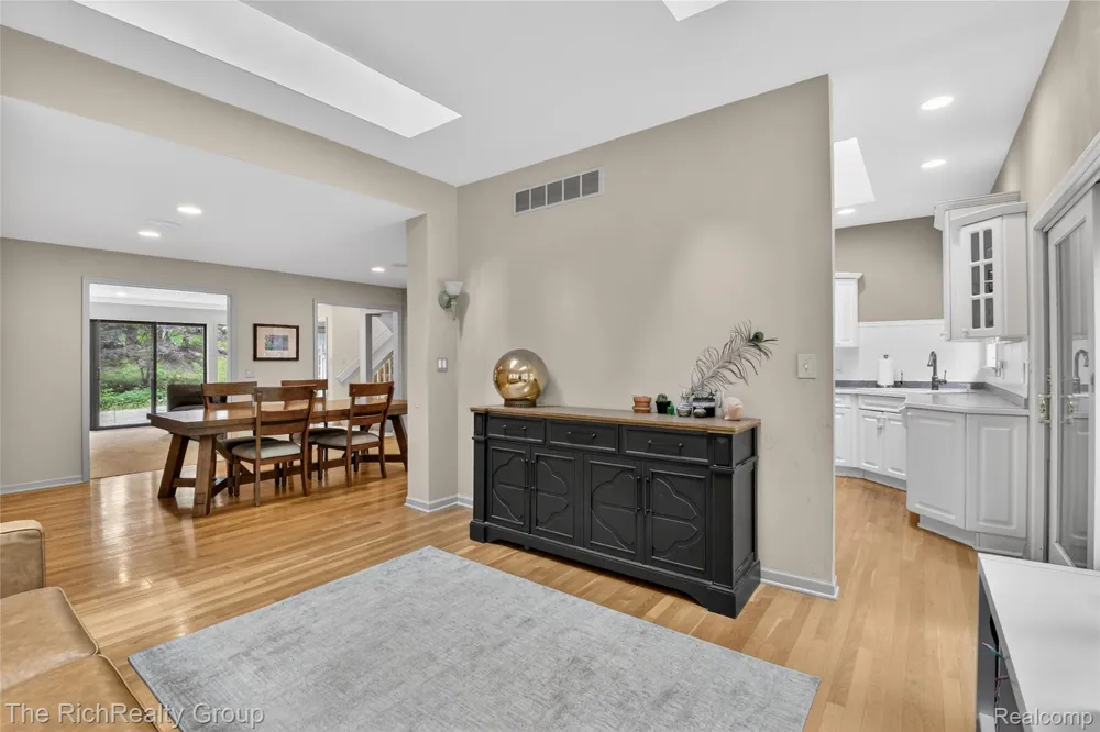 2300 Stoney Bluff Milford Charter Township, MI 48381