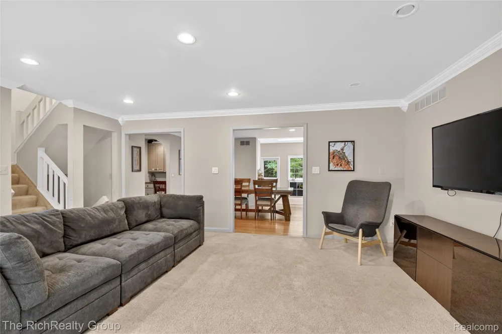 2300 Stoney Bluff Milford Charter Township, MI 48381