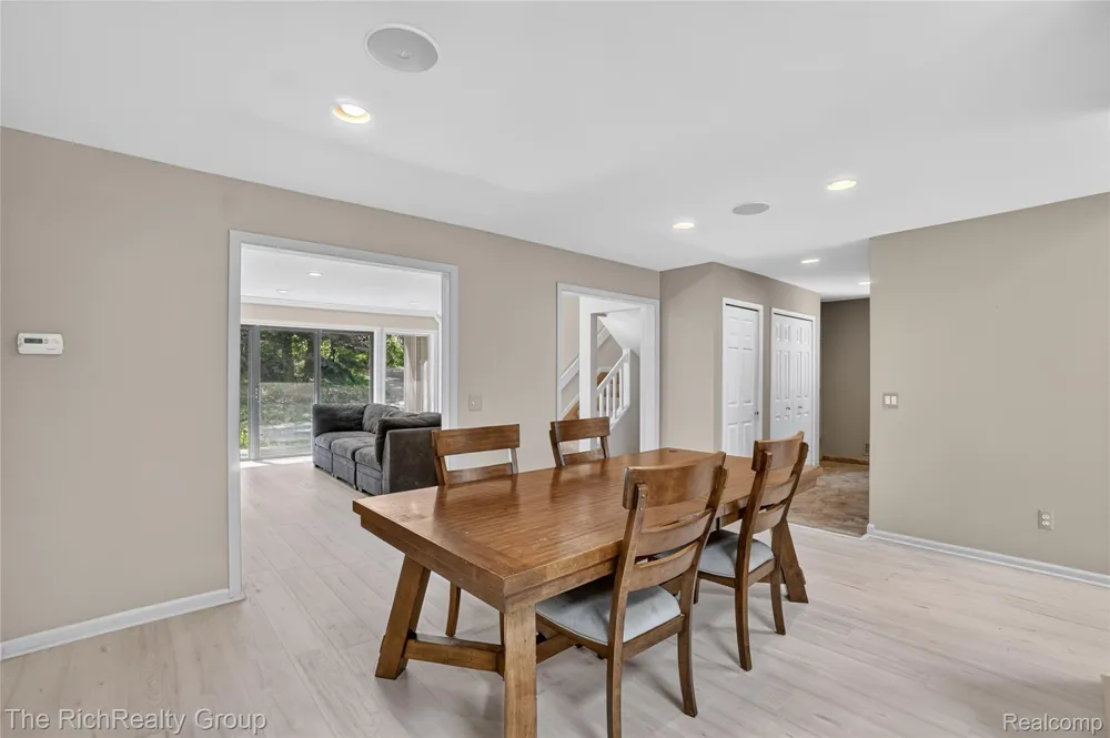 2300 Stoney Bluff Milford Charter Township, MI 48381