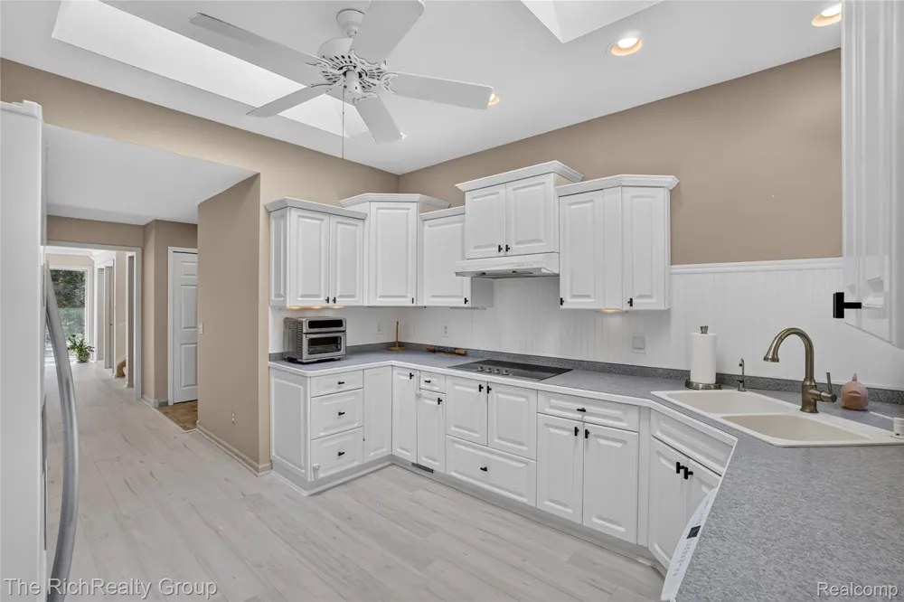2300 Stoney Bluff Milford Charter Township, MI 48381