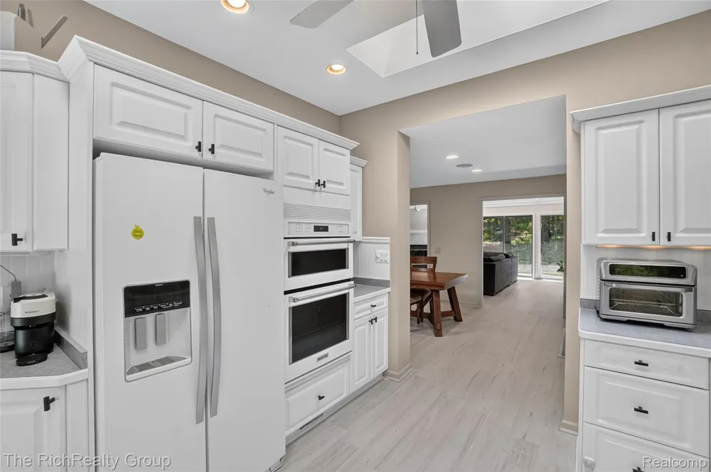 2300 Stoney Bluff Milford Charter Township, MI 48381