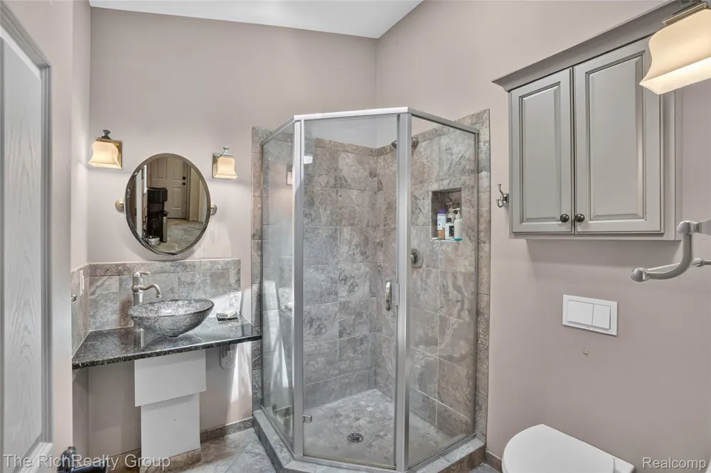 2300 Stoney Bluff Milford Charter Township, MI 48381