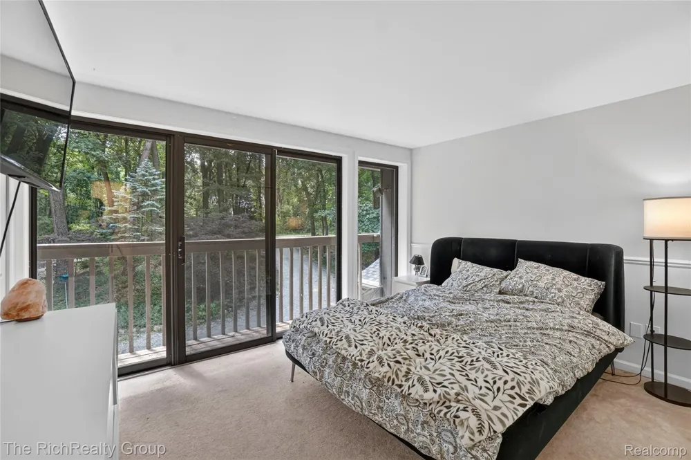 2300 Stoney Bluff Milford Charter Township, MI 48381