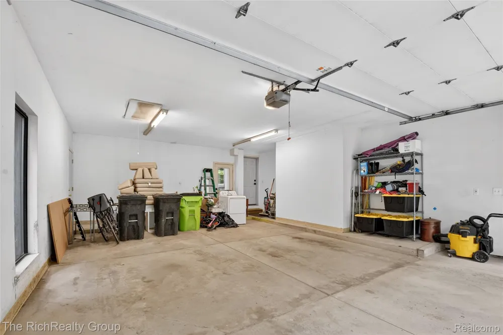 2300 Stoney Bluff Milford Charter Township, MI 48381
