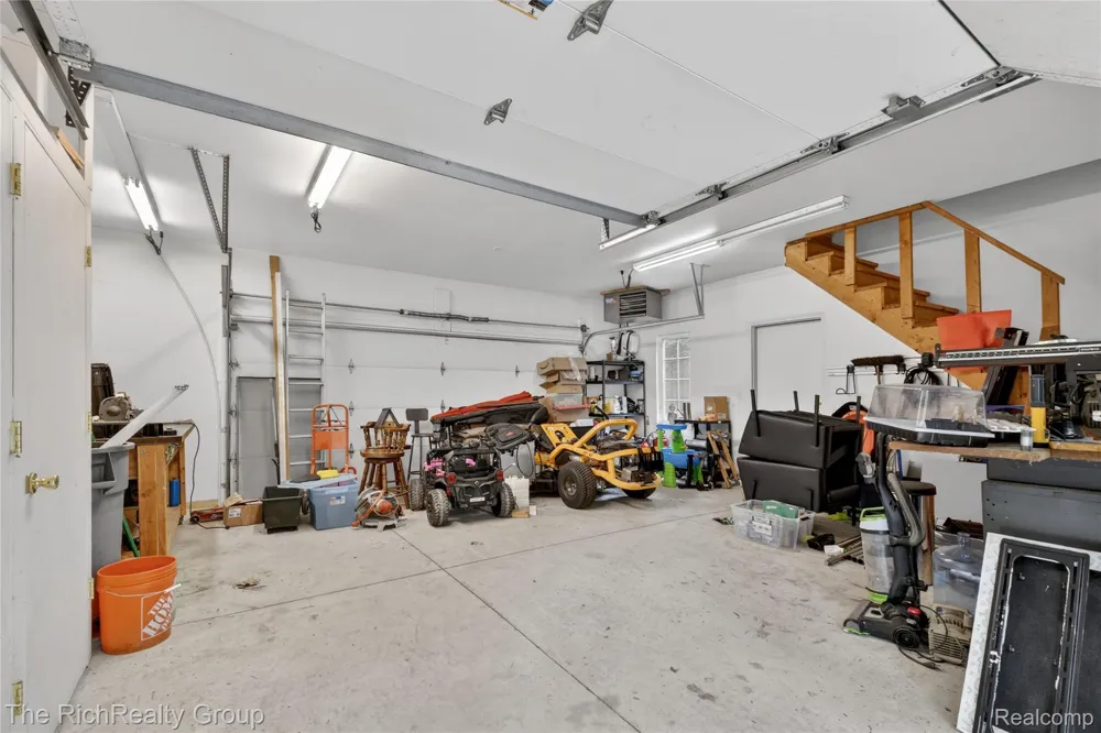 2300 Stoney Bluff Milford Charter Township, MI 48381
