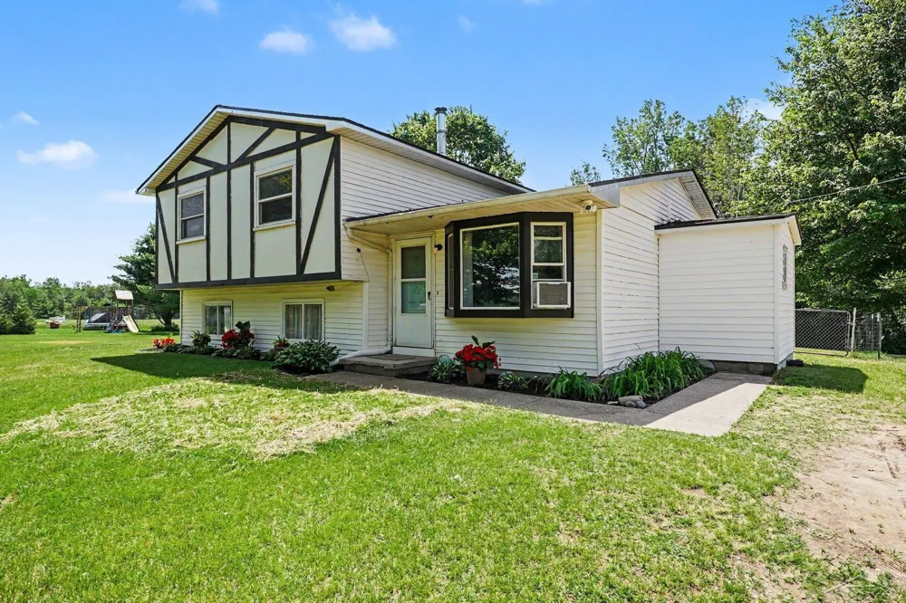 2424 E Shaffer Road Mills Township, MI 48642