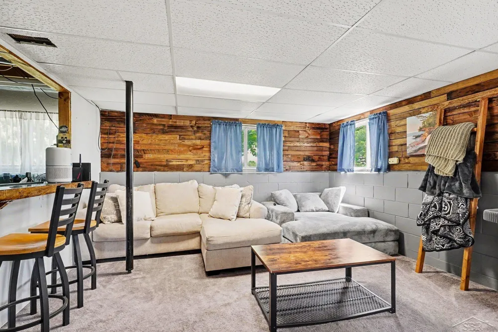 2424 E Shaffer Road Mills Township, MI 48642
