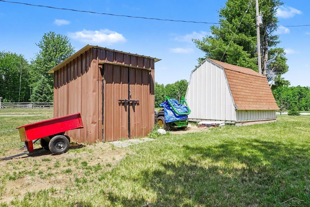 2424 E Shaffer Road Mills Township, MI 48642