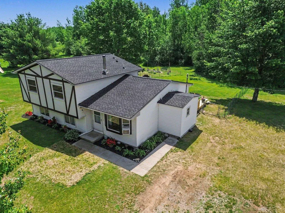2424 E Shaffer Road Mills Township, MI 48642