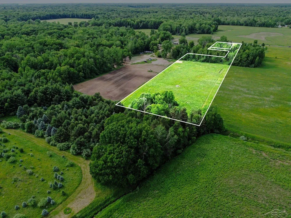 2424 E Shaffer Road Mills Township, MI 48642