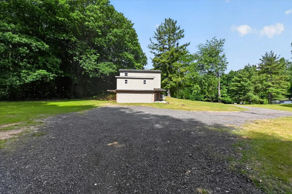 10260 Ferris Road Seville Township, MI 48877