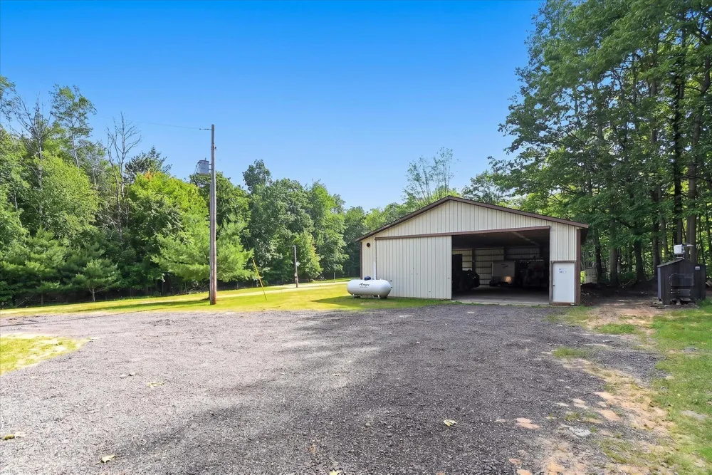10260 Ferris Road Seville Township, MI 48877