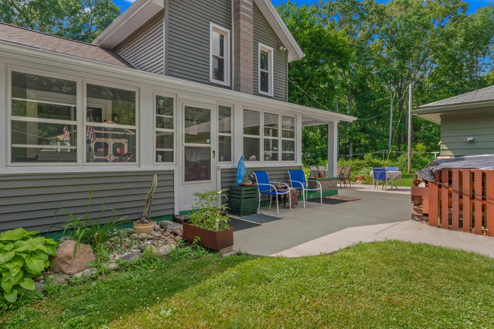 9837 Easton Road Rives Township, MI 49277