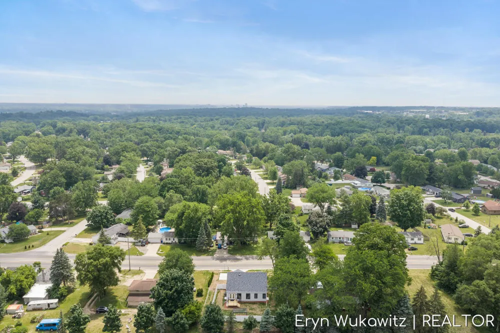 409 6 Mile Road NW Alpine Township, MI 49321