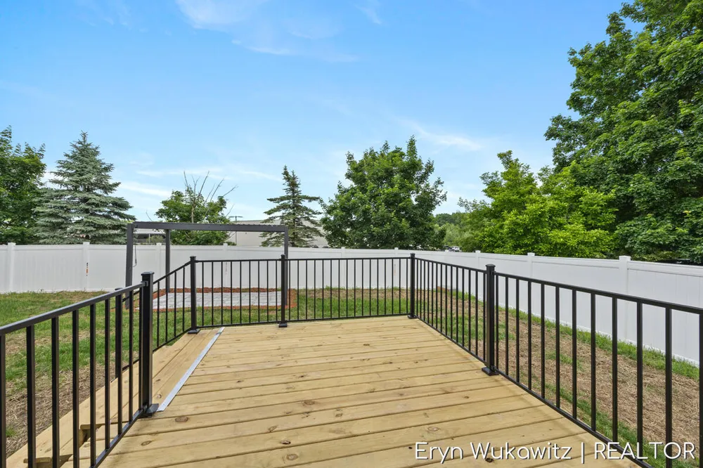 409 6 Mile Road NW Alpine Township, MI 49321
