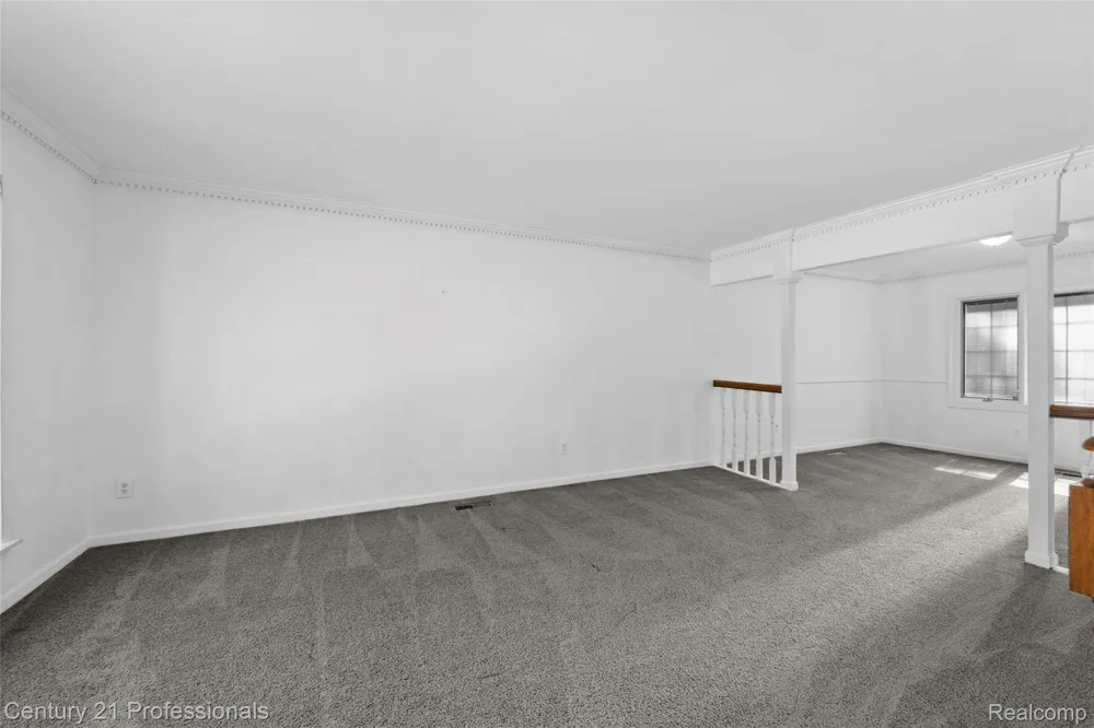 1872 Flemington Drive Troy City, MI 48098