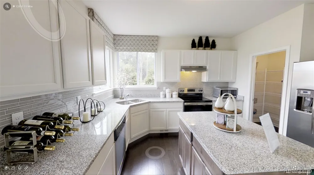 33549 Baldwin Street Farmington Hills City, MI 48336