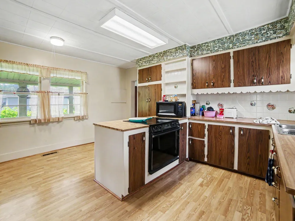 312 Bear Lake Road Laketon Township, MI 49445