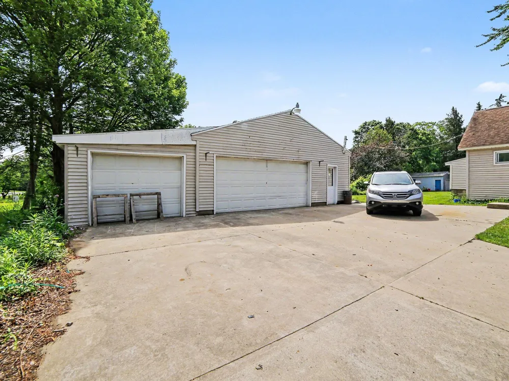312 Bear Lake Road Laketon Township, MI 49445
