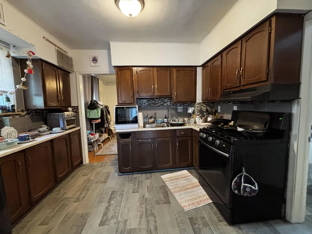 11690 Gallagher Street Hamtramck City, MI 48212
