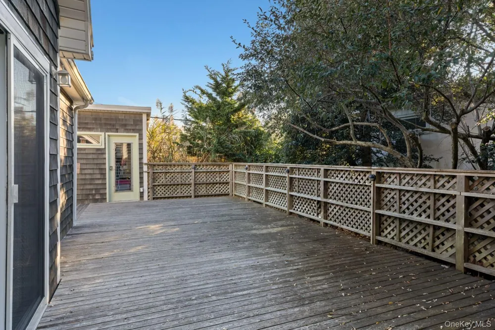 38 Homesite Avenue Seaview, NY 11770