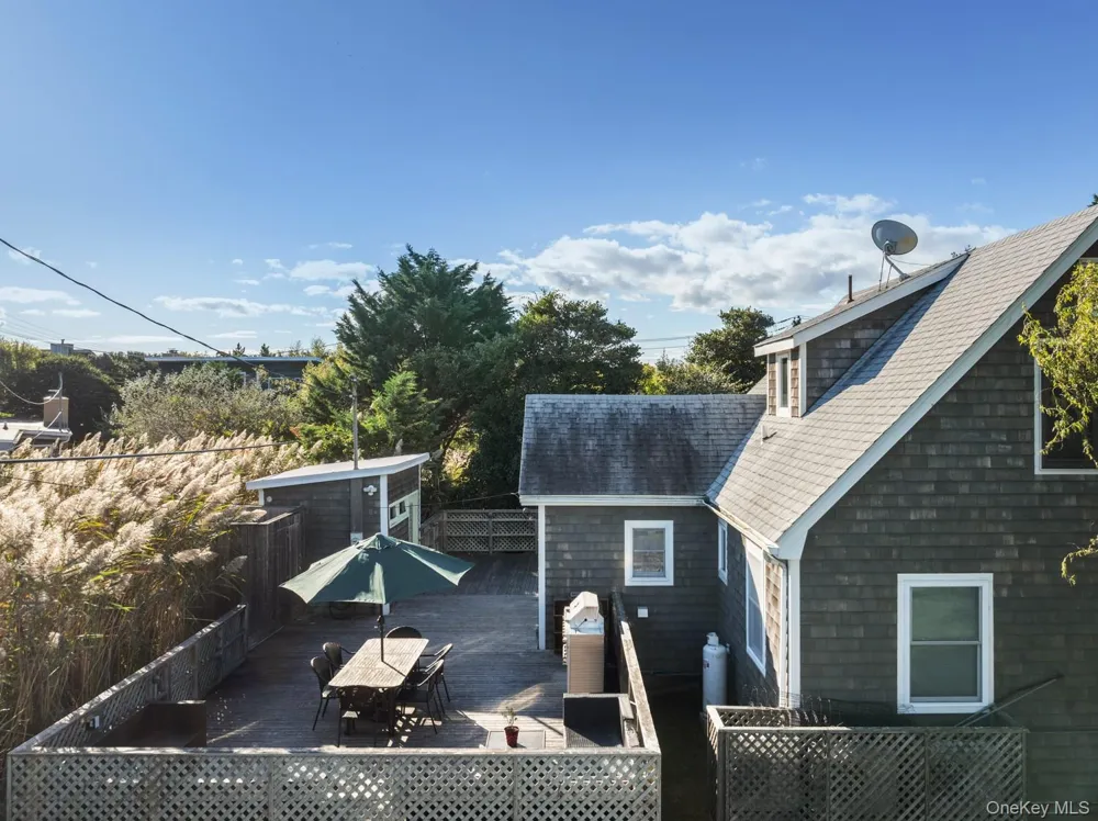 38 Homesite Avenue Seaview, NY 11770