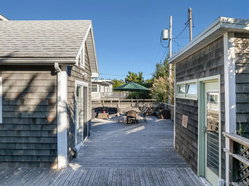 38 Homesite Avenue Seaview, NY 11770