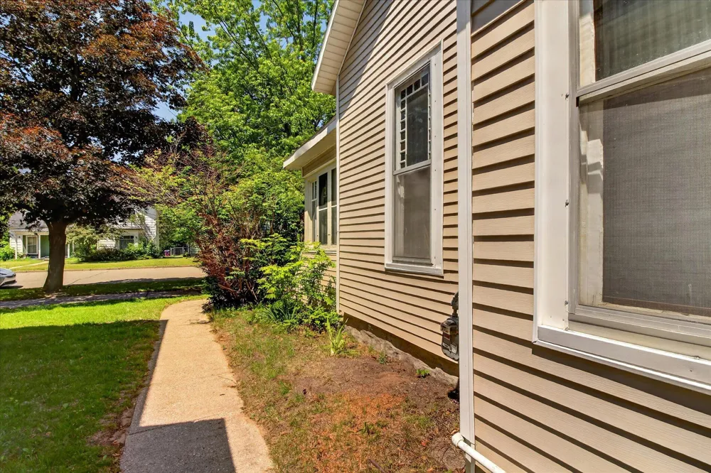 820 Rose Avenue Big Rapids City, MI 49307