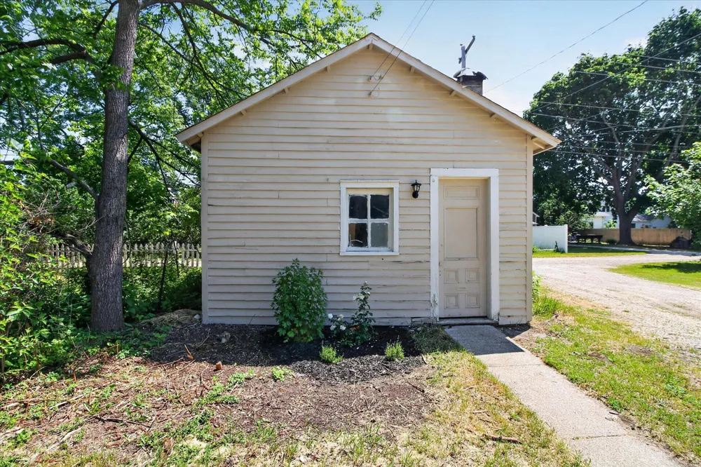 820 Rose Avenue Big Rapids City, MI 49307