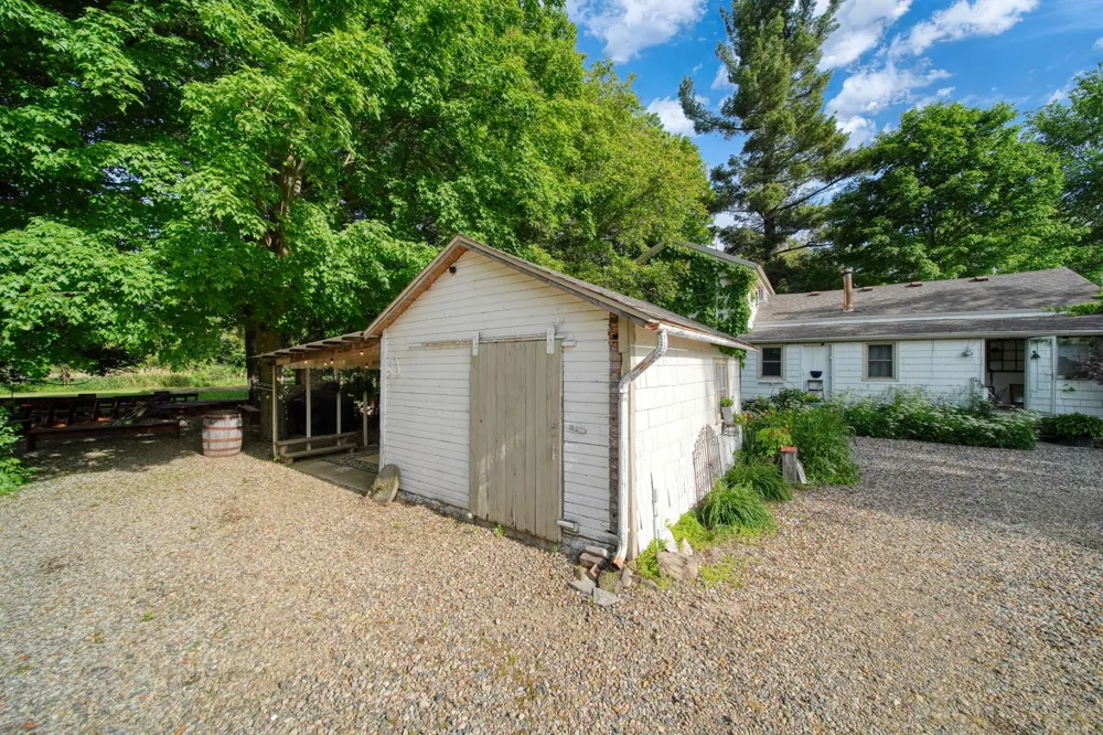 11242 Devereaux Road Parma Township, MI 49269