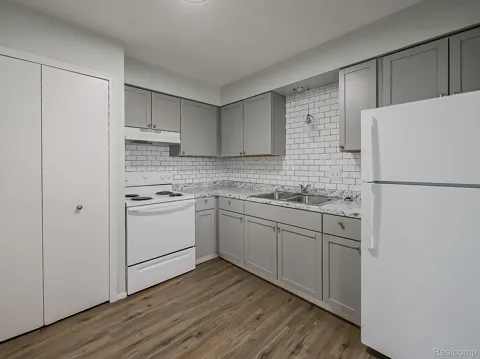 211 Summit Ridge #D