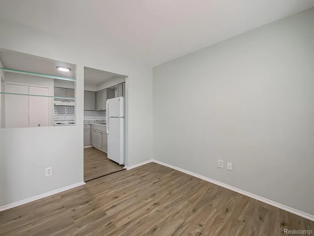 211 Summit Ridge #D White Lake Charter Township, MI 48386